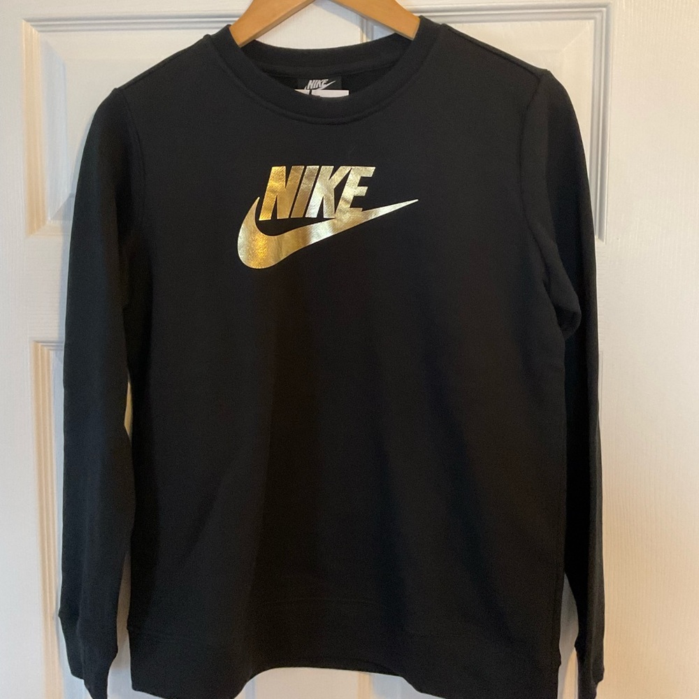 Girl’s new Nike Sweatshirt, size XL